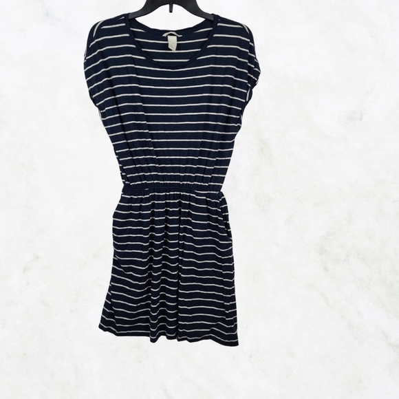 H&M Dresses & Skirts - 🎉B.O.G.O | H&M Striped Summer Dress | Blue | Med | EUC